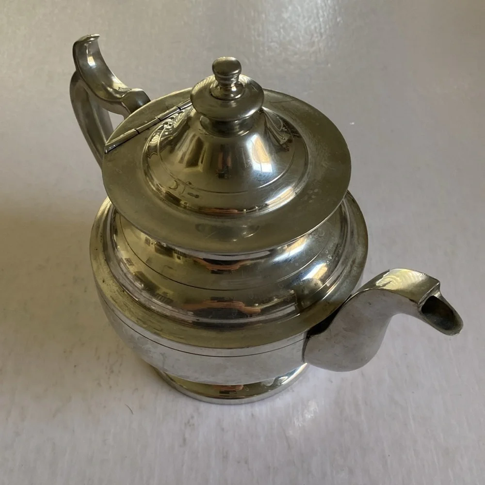 Woodbury Pewterers Elegant Silver Teapot Size 9.5” x 7” approximately